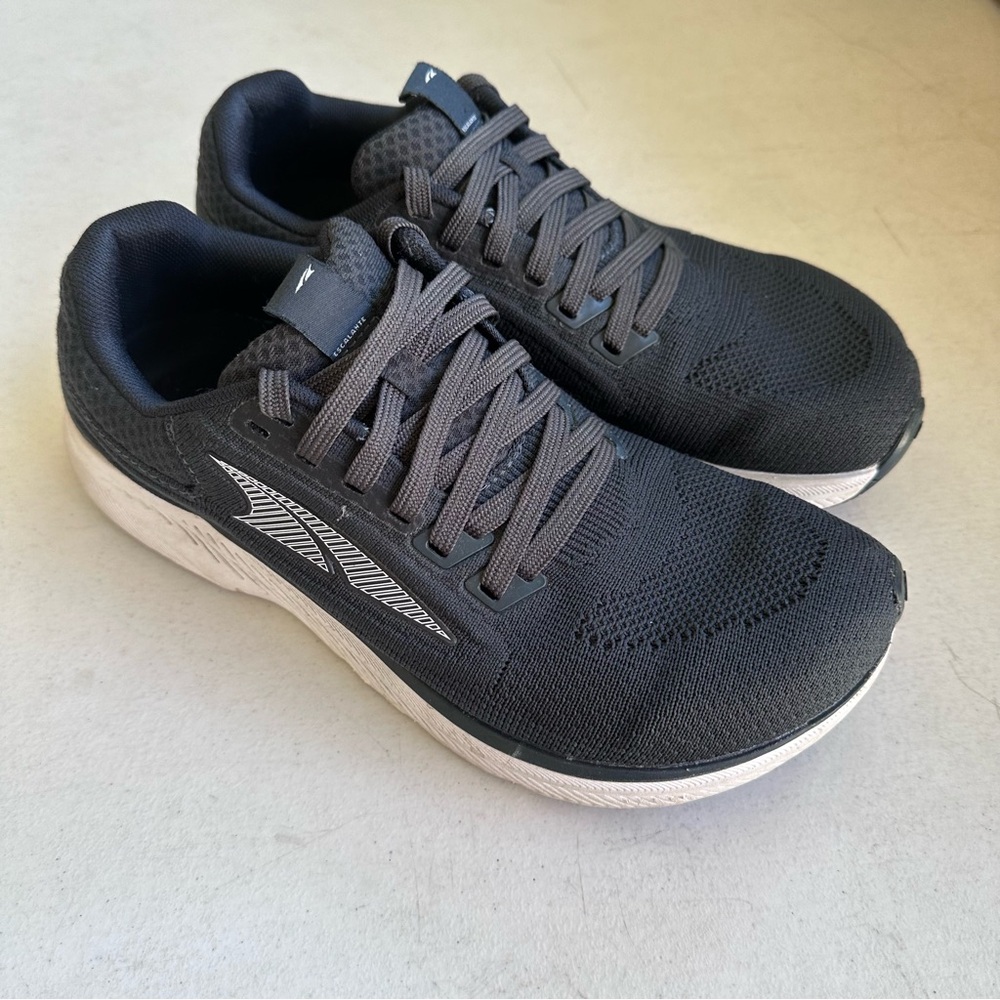 ALTRA | Escalante Black Running Athletic Sneakers